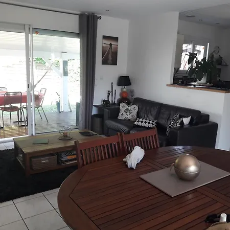 Maison Les Bains 4 Personnes